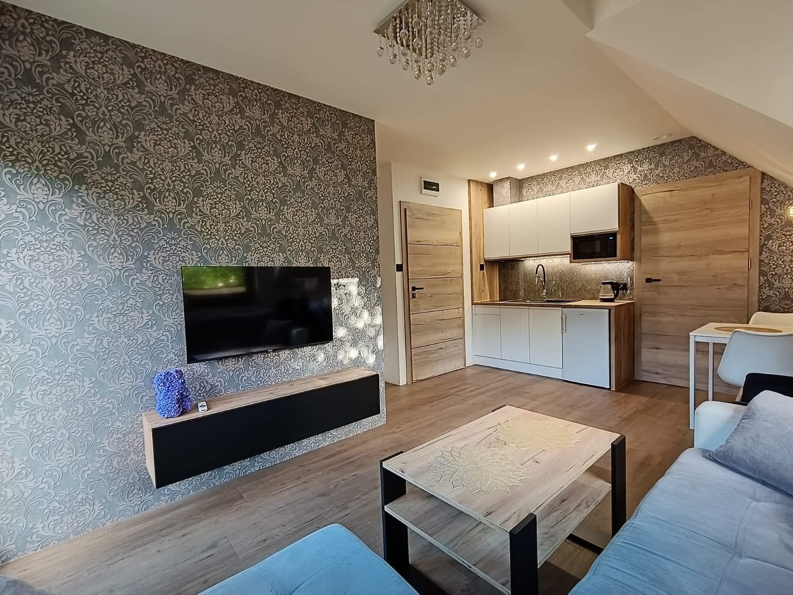 Apartament 3 dwupokojowy z balkonem